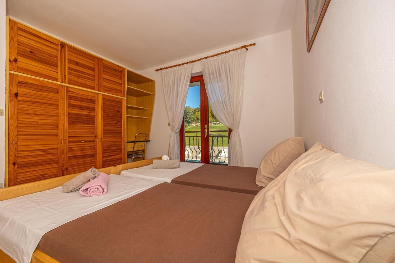 Apartments Francoise Crikvenica Εξωτερικό φωτογραφία
