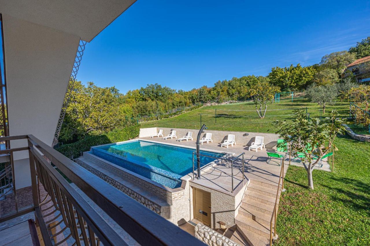 Apartments Francoise Crikvenica Εξωτερικό φωτογραφία