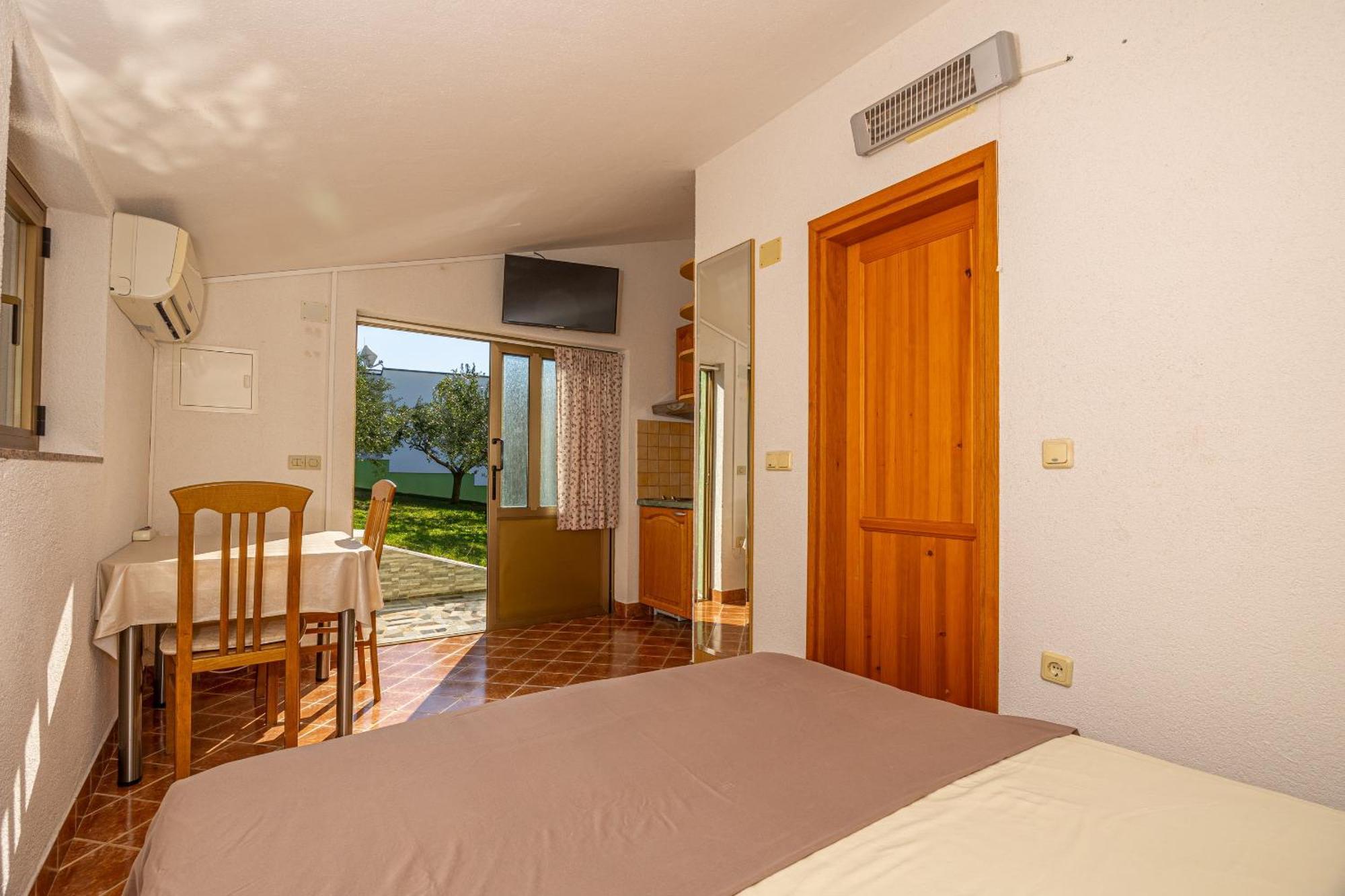 Apartments Francoise Crikvenica Εξωτερικό φωτογραφία