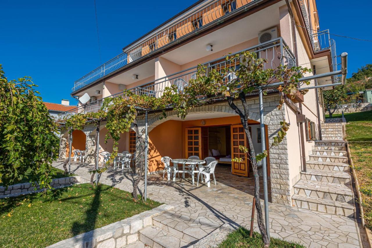 Apartments Francoise Crikvenica Εξωτερικό φωτογραφία
