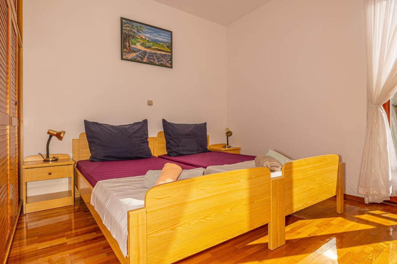 Apartments Francoise Crikvenica Εξωτερικό φωτογραφία
