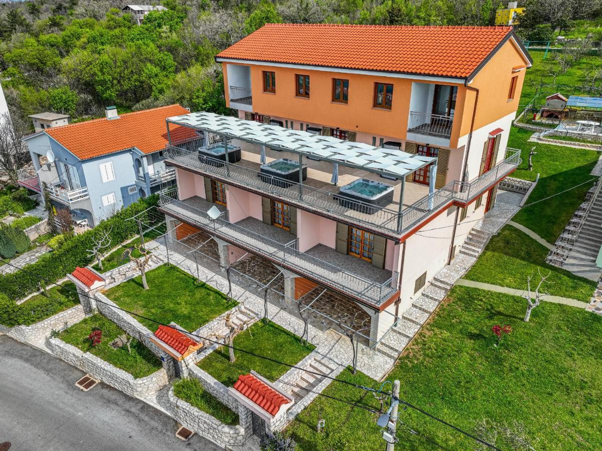 Apartments Francoise Crikvenica Εξωτερικό φωτογραφία
