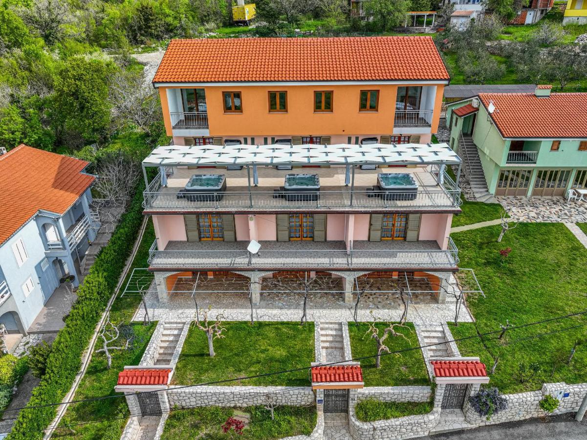 Apartments Francoise Crikvenica Εξωτερικό φωτογραφία