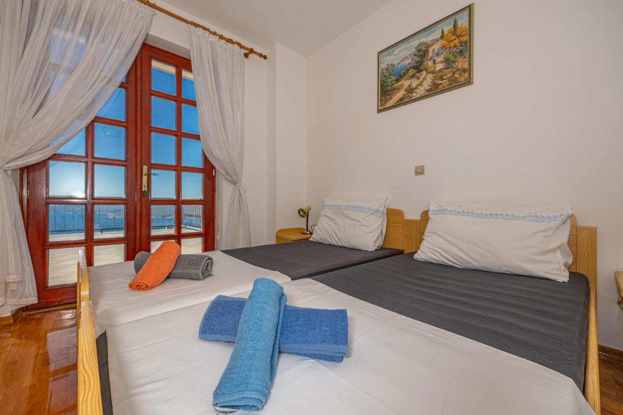 Apartments Francoise Crikvenica Εξωτερικό φωτογραφία