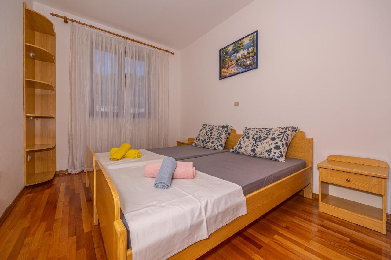 Apartments Francoise Crikvenica Εξωτερικό φωτογραφία