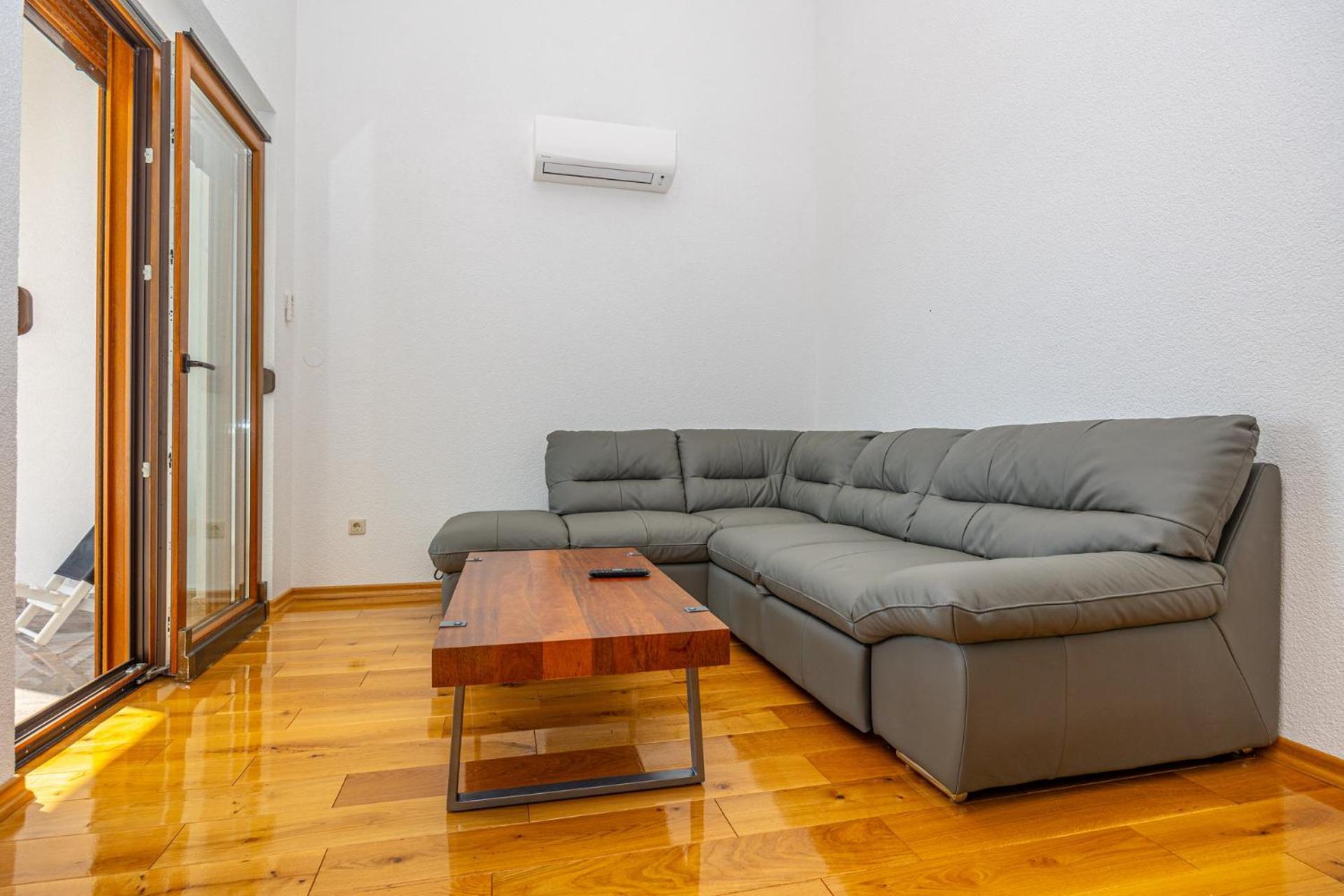 Apartments Francoise Crikvenica Εξωτερικό φωτογραφία