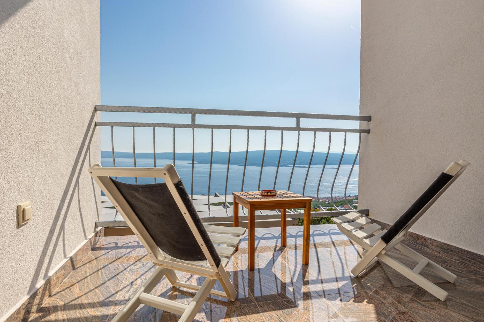 Apartments Francoise Crikvenica Εξωτερικό φωτογραφία